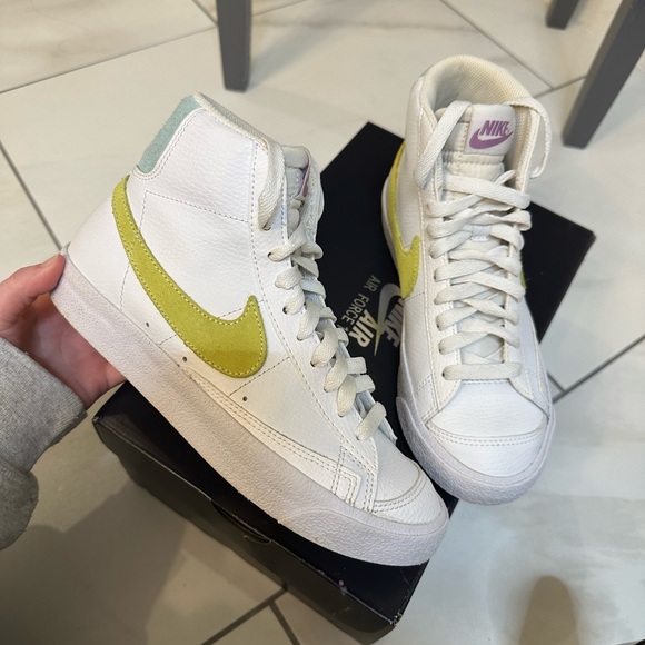 Nike Blazer Mid ‘77 - Picture 3 of 5